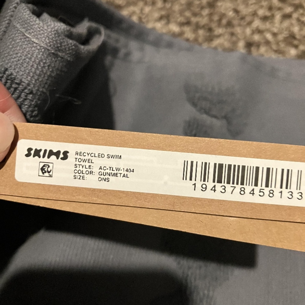 NWT SKIMS gunmetal beach towel